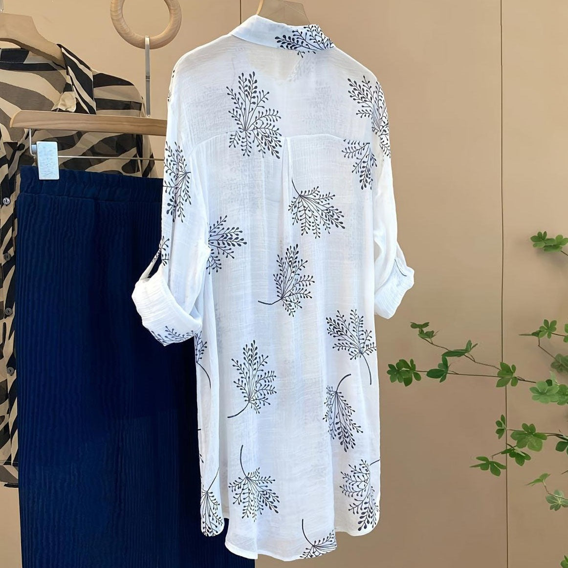 Women's clothing hot selling in spring and summer, fashionable printed loose women's long sleeved shirt, rolled up casual shirt